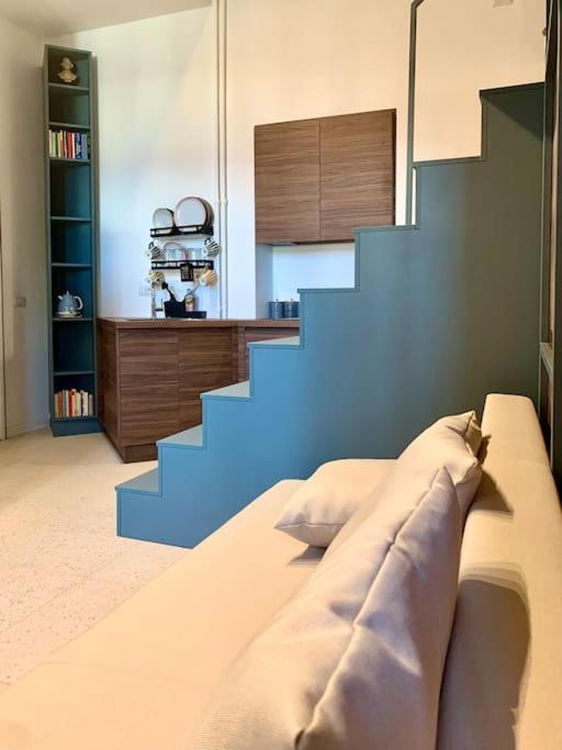 Lovely Studio Flat In Bocconi Milão Exterior foto